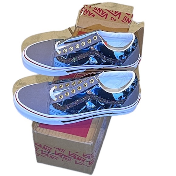 Customized Vans - Picture 7 of 10